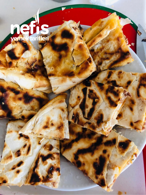 Tavada Enfes Kıymalı Börek Nefis Yemek Tarifleri