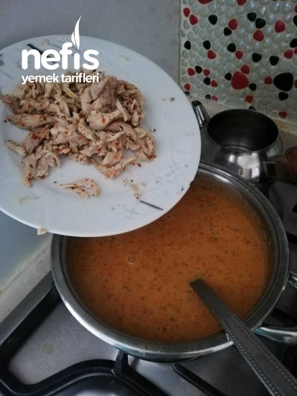 Tavuklu Şehriyeli Tarhana Çorbası