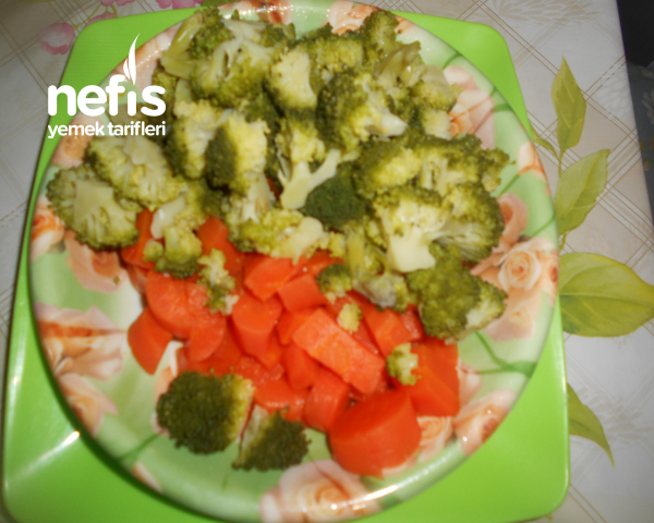 Yoğurtlu Havuçlu Brokolili Salata