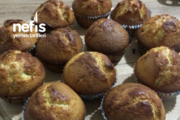 Çilek Reçelli Muffin Kek