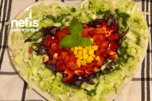 Çok Kolay Gökkuşağı Salatası – Kalpli Sunum Tarifi