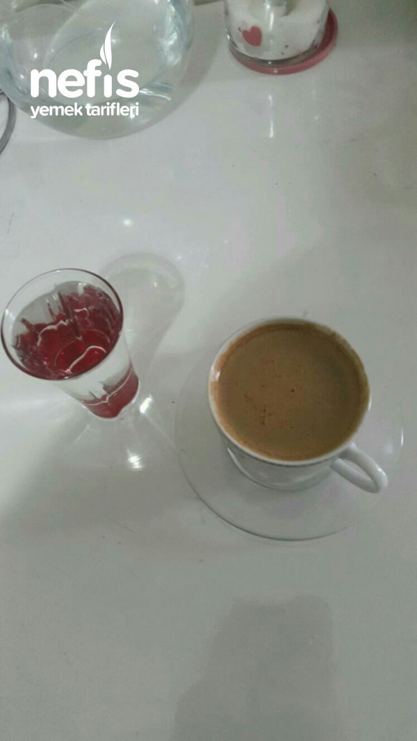 Sütlü Türk Kahvesi