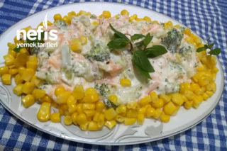 Yemeye Doyamayacağınız Yoğurtlu Brokoli Salatası Tarifi