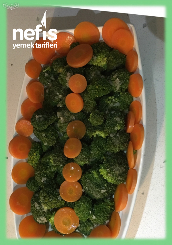 Yemyeşil Brokoli Salatası