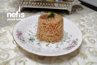 Domatesli Pirinç Pilavı (Yaz Konservesiyle) Tarifi