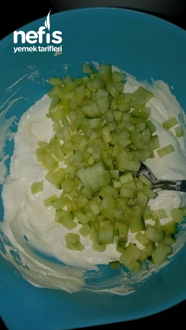 Tzatziki (yunan Mezesi)