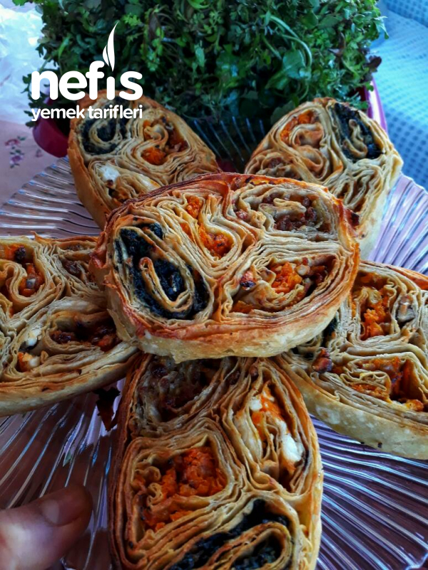 Çok Renkli Börek