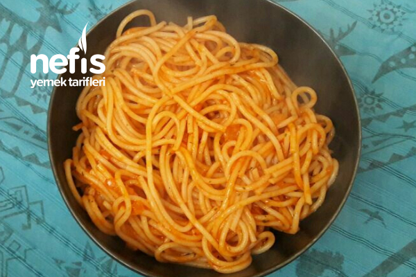 Salçalı Soganlı Spagetti