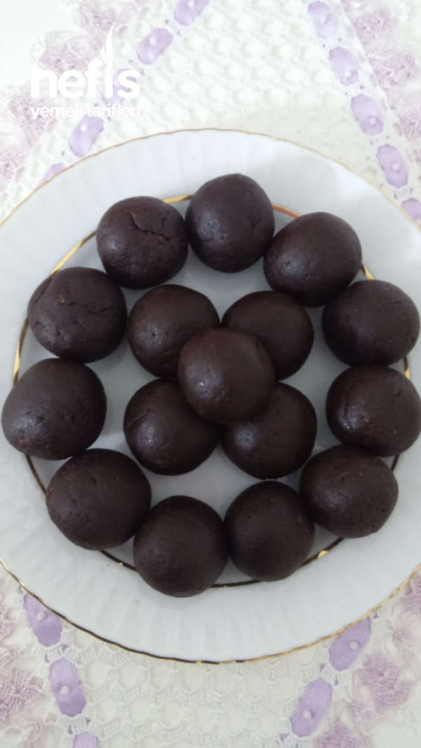Bademli Çikolata Topu Nefis Yemek Tarifleri
