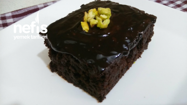Bol Bol Çikolata Soslu Islak Kek (browni Tadında)