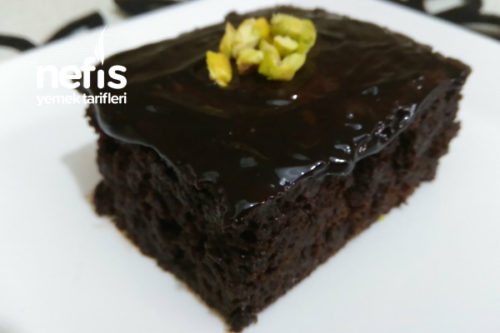 Bol Bol Çikolata Soslu Islak Kek (Browni Tadında) Tarifi