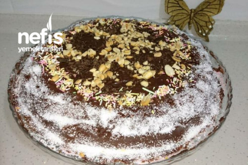 Çikolata Soslu Kremalı Kek (Yaş Pastayı Aratmayan Nefis Kekimiz) Tarifi