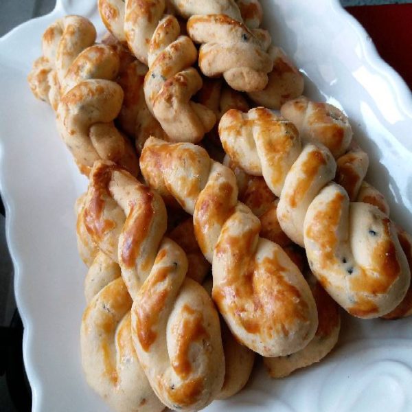 Çörekotlu Susamlı Lokmalık Tuzlu Kurabiye Nefis Yemek Tarifleri