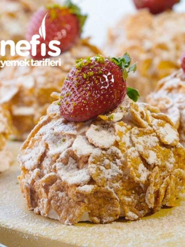 Çilekli Porsiyonluk Pasta Nefis Yemek Tarifleri