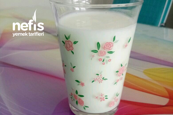 Köpüklü Ayran (Yaz Günlerinin Vazgeçilmezi)