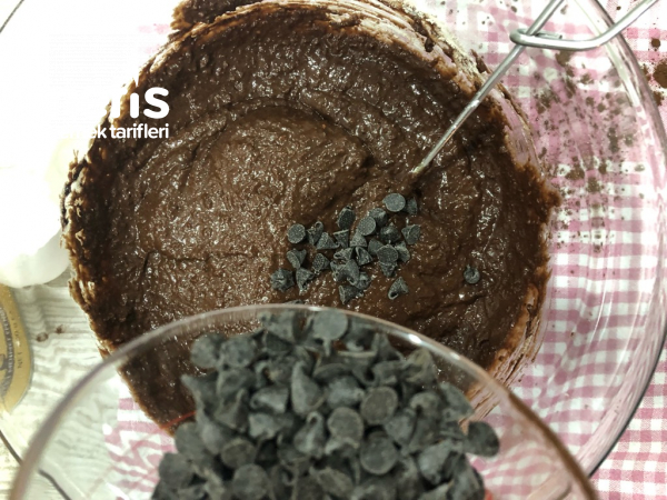 Şekersiz Yağsız Çikolatalı Muzlu Islak Kek Nefis Yemek Tarifleri