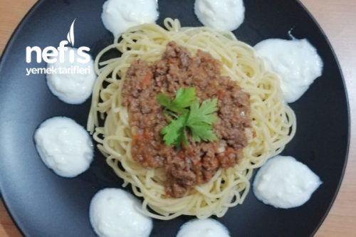 Kıymalı Domatesli Makarna – Spagetti Bolonez Tarifi