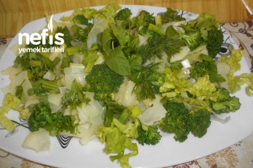 Beyaz Lahanalı Brokolili Yeşil Salata Tarifi