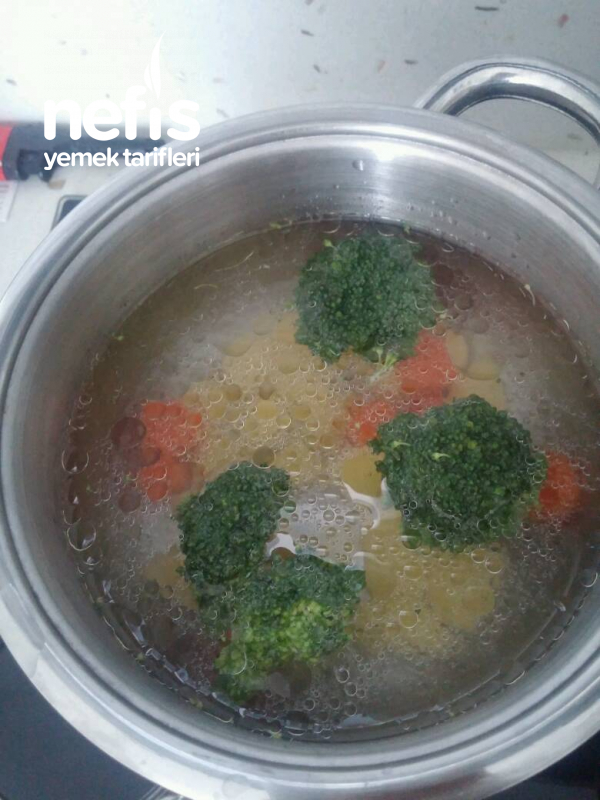 Bebegime Sebzeli Brokoli Çorbası