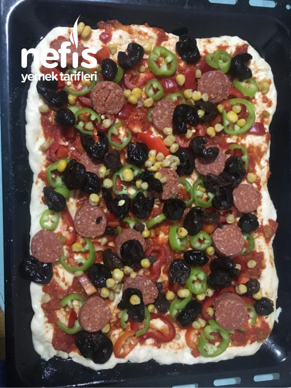 Karışık Pizza Nefis Yemek Tarifleri 5551840