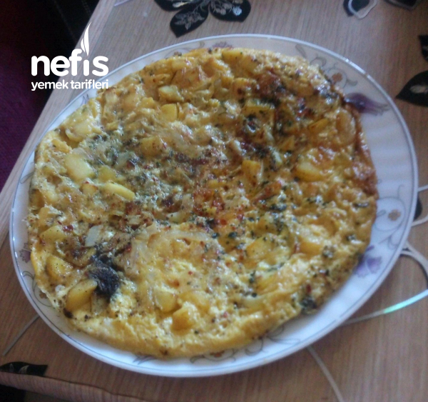 Soğanlı Patatesli Omlet ( Farklı Tarif Arayanlara)