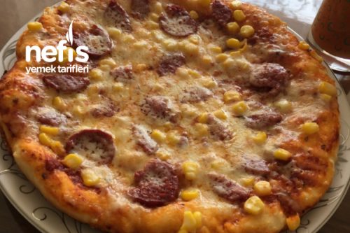 10 Dakikada Pişen Mayasız Tavada Pizza Tarifi