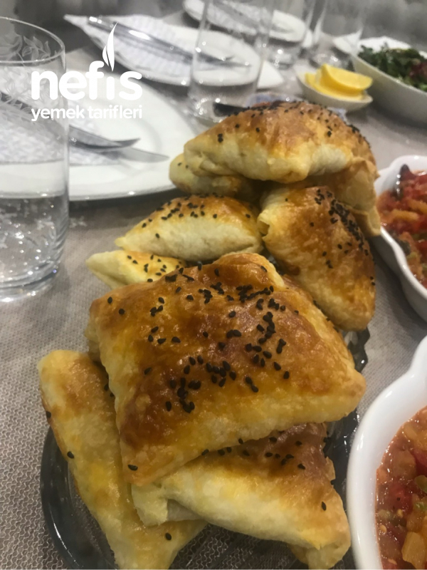 Pırasalı Kıymalı Çıtır Börek