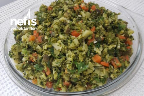 Brokoli Salatası (Kaşık Kaşık Yedirten) Tarifi