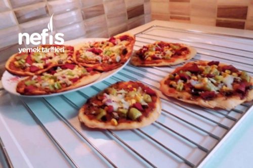 Teremyağlı Sırrı Sosunda Enfes Minik İnce Pizzalar Tarifi