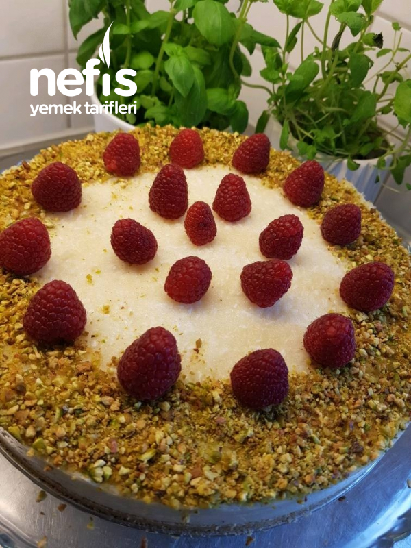 Bisküvi Tabanlı İrmik Pastası Nefis Yemek Tarifleri