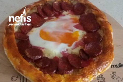 Kahvaltılarınıza Pratik Bazlamalı Pizza Tarifi