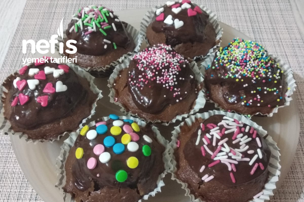 İçi Çikolatalı Dışı Şekerli Muffin Kek Tarifi