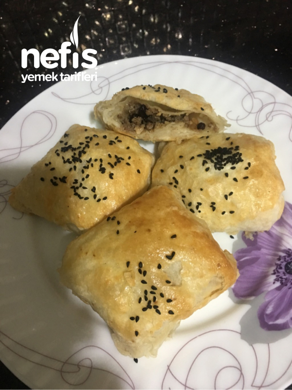 Kıymalı Bohça Börek