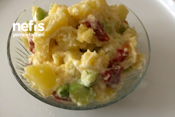 Köz Biberli Yoğurtlu Patates Salatası