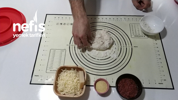 Orijinal Sade Margherıta Pizza Nasıl Yapılır Margherıta Italıan Pizza Videolu)