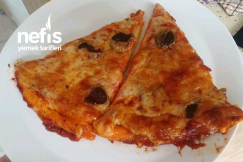 Bekletmeyen Mayalı Pizza Hamuruyla Nefis İnce Pizza Tarifi