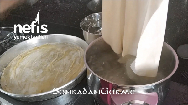 Su Böreği Nasıl Yapılır ? Su Böreği Nasıl Pişirilir ? (videolu)