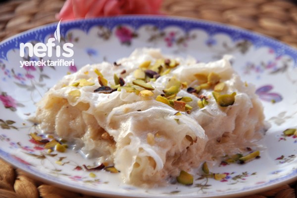 Güllaç Kaç Kalori? Ramazanın Favorisi Güllaç Kalori ve Besin Değeri Tarifi Güllaç Kaç Kalori? Ramazanın Favorisi Güllaç Kalori ve Besin Değeri Tarifi