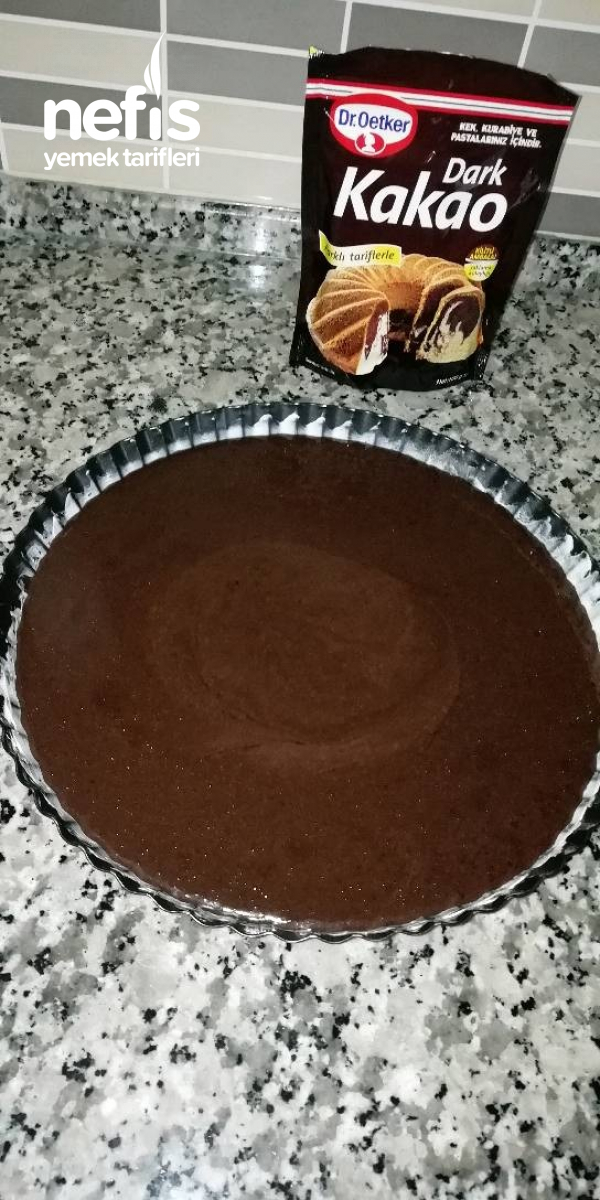 Kakaolu Çikolata Soslu Tart Kek