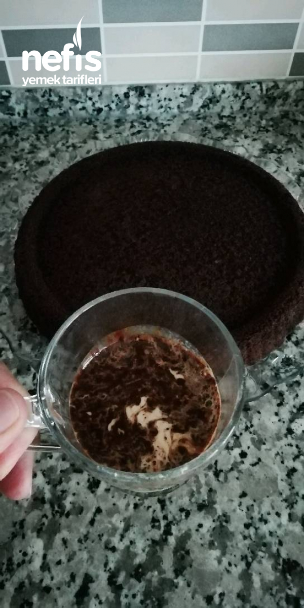 Kakaolu Çikolata Soslu Tart Kek