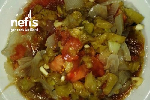 Közlenmiş Patlıcan Soğan Salatası Tarifi