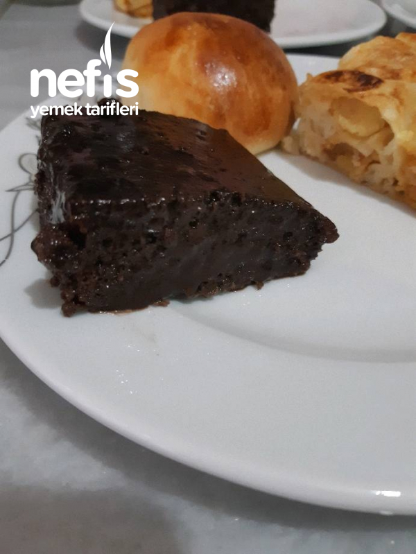 Sosunda Sıcak Çikolata Bulunan Islak Kek Nefis Yemek Tarifleri