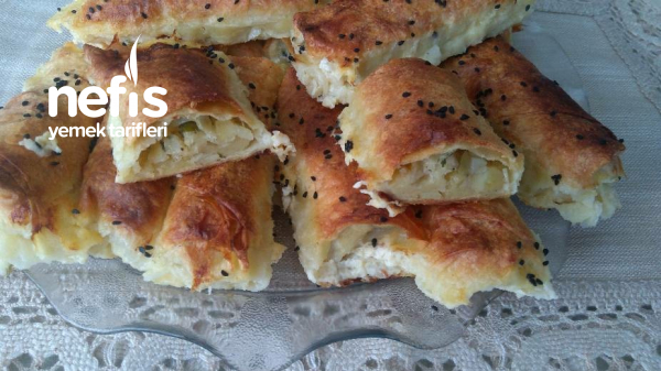 Su Böreği Yufkası İle Patatesli Börek