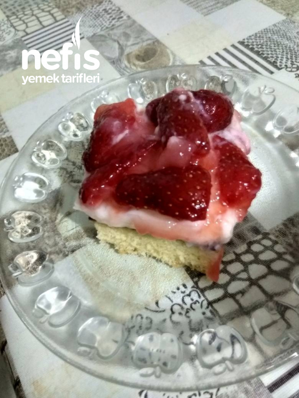 Borcamda Müthiş Çilekli Pasta Nefis Yemek Tarifleri