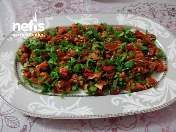 Kuru Domates Salatası
