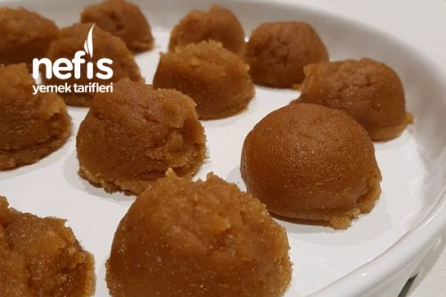 Un İrmik Karışımı Helva Tarifi Un İrmik Karışımı Helva Tarifi