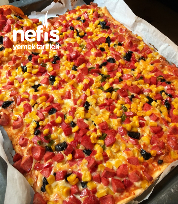 Pizza ( Ev Yapımı Nefis ) Nefis Yemek Tarifleri 5832207