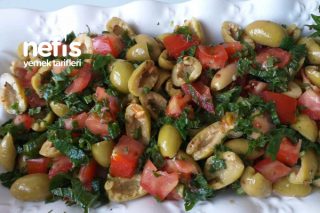 Isırganlı Yeşil Zeytin Salatası Tarifi