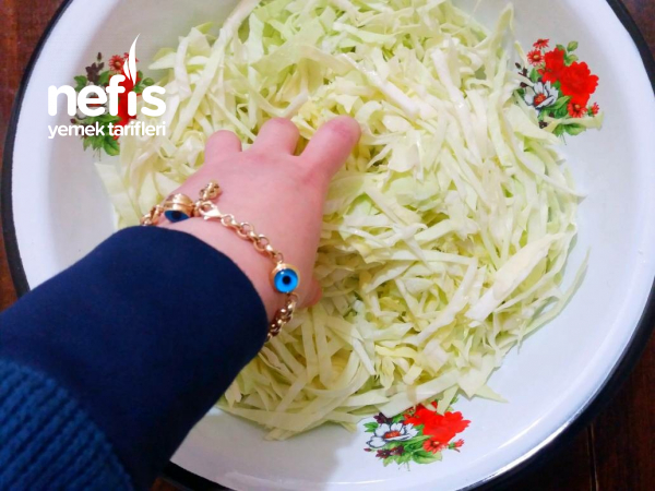 10 Dakikada Yedikçe Yediren Beyaz Lahana Salatası ( Coleslaw )