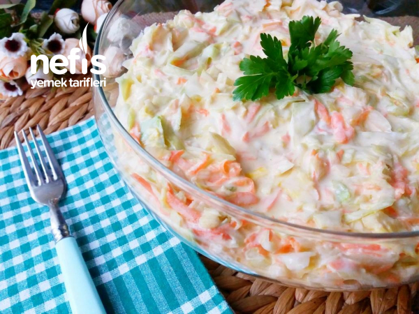 10 Dakikada Yedikçe Yediren Beyaz Lahana Salatası ( Coleslaw )